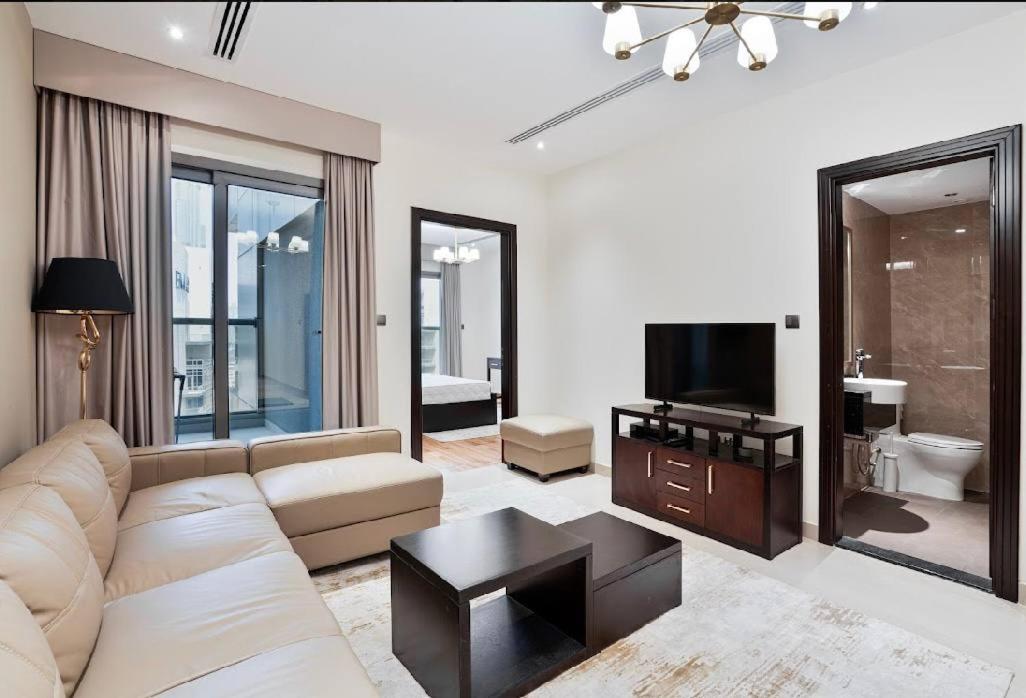 Elite Luxury Downtown & Burj Khalifa Views Apartment